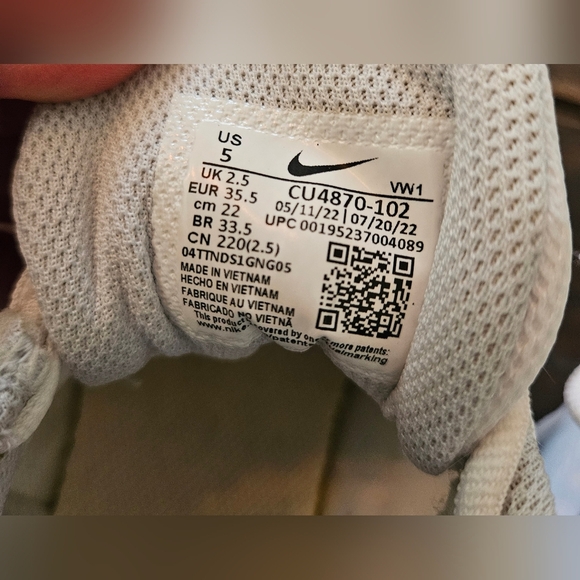 Women's Nike Air Max - Picture 4 of 10